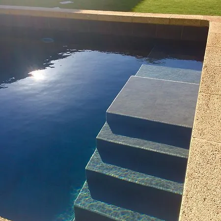 Le Mas Bed & Breakfast *